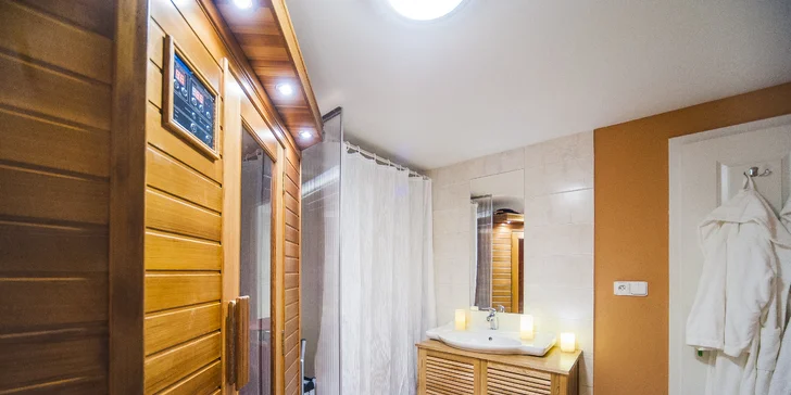 V tom vás navíc potěší i láhev vína na pokoji a 10% sleva do Aqualandu Moravia, do Therma Laa a do Jazz Art Restaurantu.