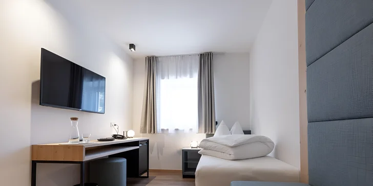 Po předchozí domluvě s hotelem jej tu ubytují za příplatek 20 € za noc.