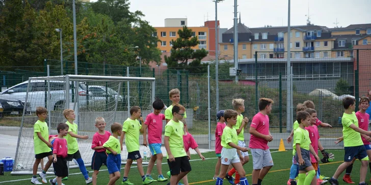 Sraz je vždy v 9 hodin, program končí v 17 hodin.