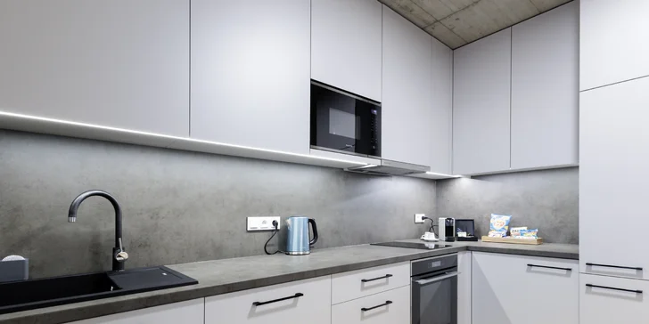 Poteší vás aj minibar, v ktorom si môžete kúpiť pivo z miestneho pivovaru eMBe.