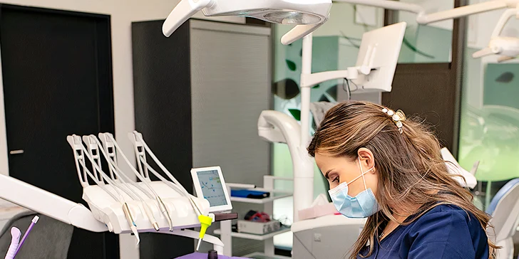Dentálna hygiena je veľmi dôležitá pri prevencii parodontálnych ochorení a vzniku zubného kazu