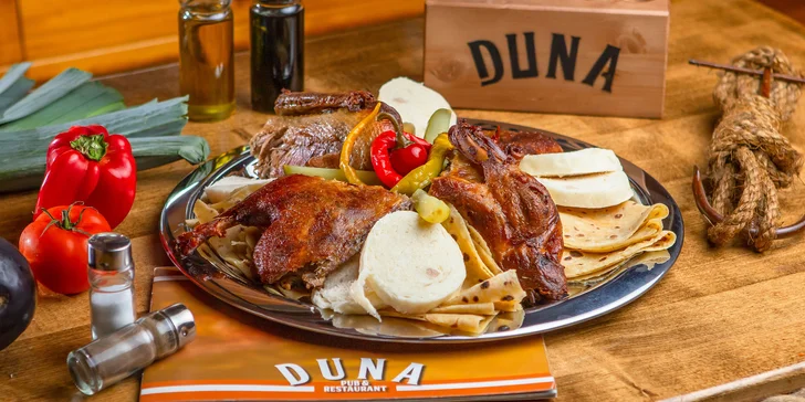 Kačacie hody pre 4 osoby v DUNA Pub & restaurant