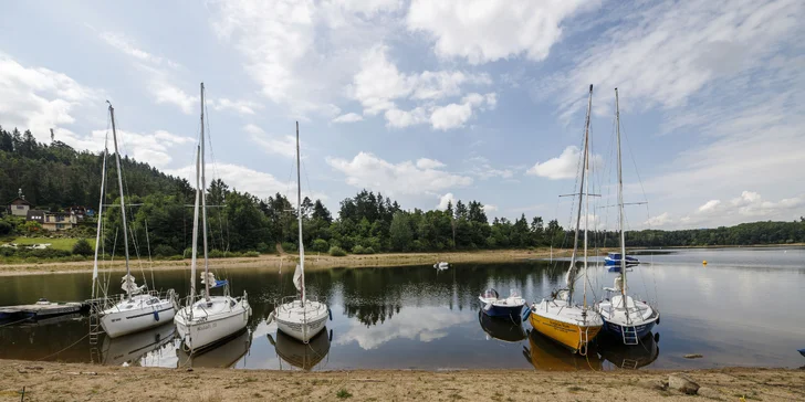 Kotviště Podskalí - lodě Ajeto-yacht.