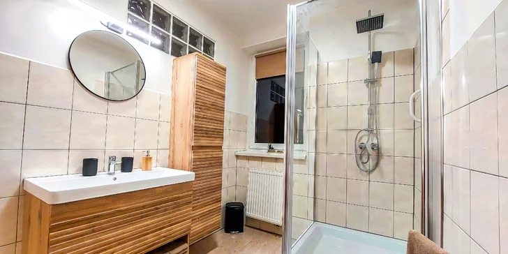Každý apartmán má samostatnou koupelnu se sprchovým koutem.