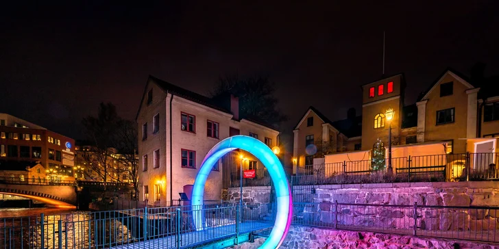 Výhledy na festival instalace si budete moci nejlépe vychutnat při plavbě lodí po grachtech (mětských kanálech), kterou naše CK pro zájemce zorganizuje (cena cca 25 € včetně rezervačního poplatku). 