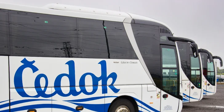 Na tenhle zájezd pojedete s CK Čedok, vyráží se moderním autobusem. 