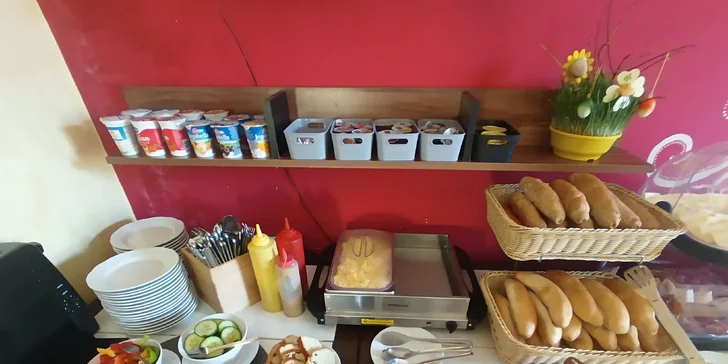 Každé ráno začnete snídaní podávanou formou bohatého bufetu. 