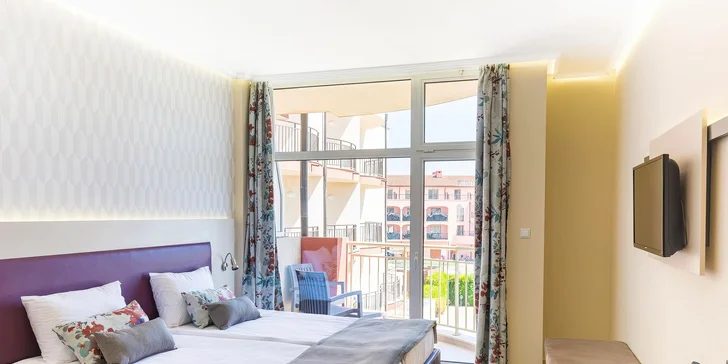 Ubytujete se ve 4* hotelu na Slunečném pobřeží, asi 6 km od Nesebaru. 