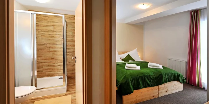 Dle zvolené varianty budete ubytovaní v dvoulůžkovém pokoji nebo apartmánu.