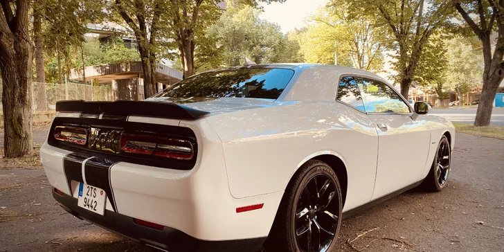 Dodge Challenger HEMI 5.7 V8, automat.