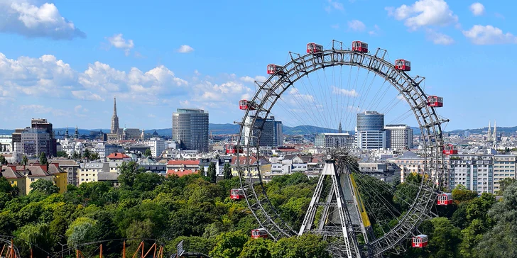 V Prátru se můžete svézt na obřím kole z roku 1827.