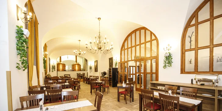 Vyhlášená je i klášterní restaurace. 
