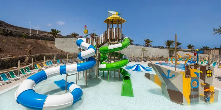 K hotelu patří bazény a aquapark pro děti i dospělé. 