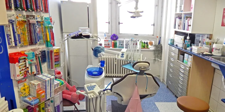 Vše s vámi samozřejmě zkonzultují a vysvětlí vám techniky správného používání dentálních pomůcek. 