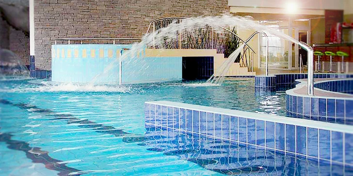 Aquapark Kravaře - bazén, divoká řeka, whirlpool i tobogán!