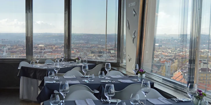 Restaurace již po páté v řadě získala 3 zlaté lvy v TopLife, což je prestižní a hlavně objektivní hodnocení, které posuzuje jak podávané jídlo, jeho kvalitu a originalitu, tak obsluhu a prostředí restaurace. 