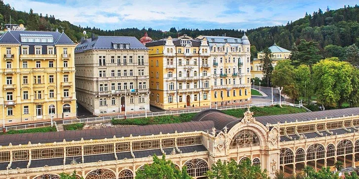 Korzujte po městě a ochutnávejte minerální prameny. 