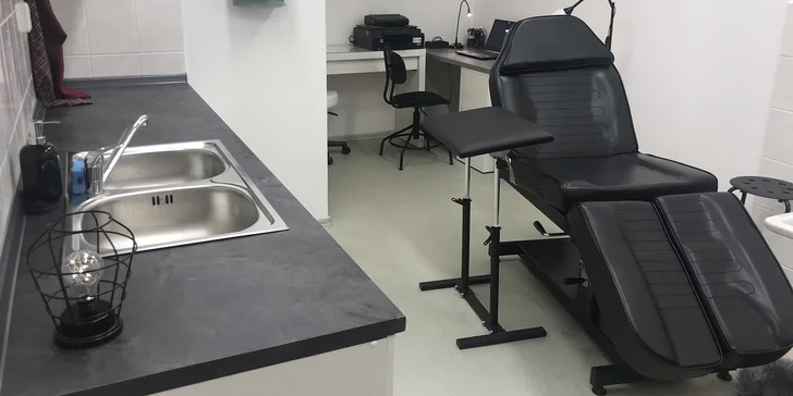 Salón najdete v Černčicích u Nového Města nad Metují.