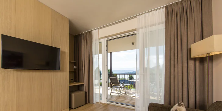 K vybaveniu patrí TV, zdarma sa pripojíte k Wi-Fi (na fotke apartmán Prestige).