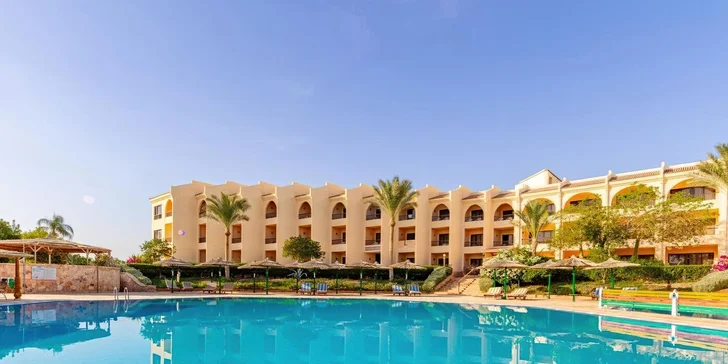 Hotel disponuje hned 4 bazény.