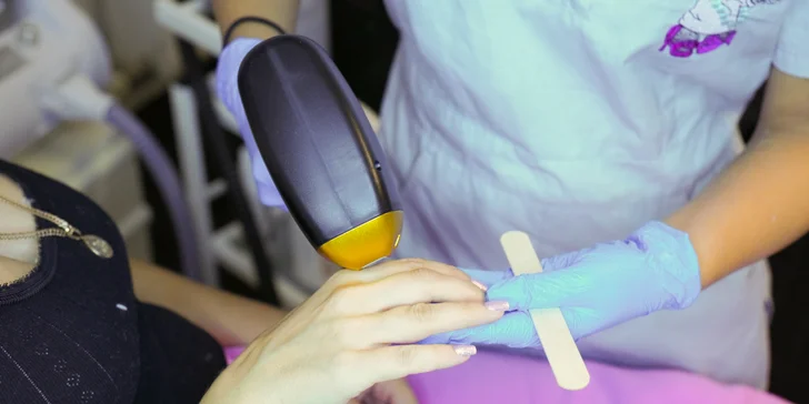 Použitie chladivého gélu počas epilácie minimalizuje nepohodlie a chráni pokožku pred podráždením.