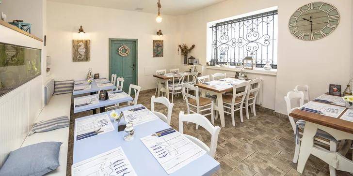 Restauraci najdete v srdci Ostravy-Poruby, pohodlně sem dojedete i MHD (zastávky Hlavní třída a Alšovo náměstí).