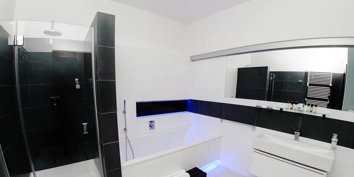 Každý pokoj má vlastní koupelnu.