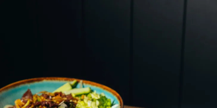 Jako předkrm poslouží smažené, letní či vegan závitky.