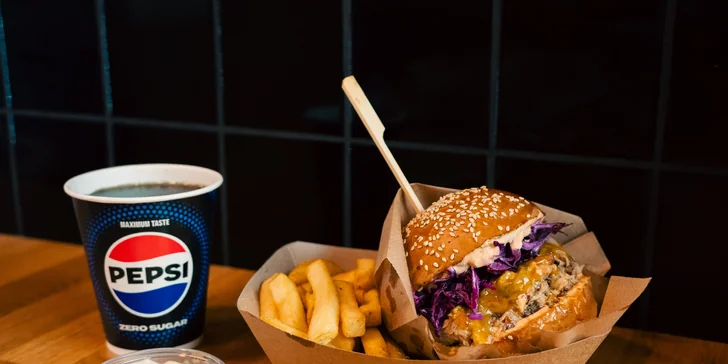 Všetky brioškové žemle si v Regal Burgeri pečú sami podľa vlastnej tajnej receptúry.