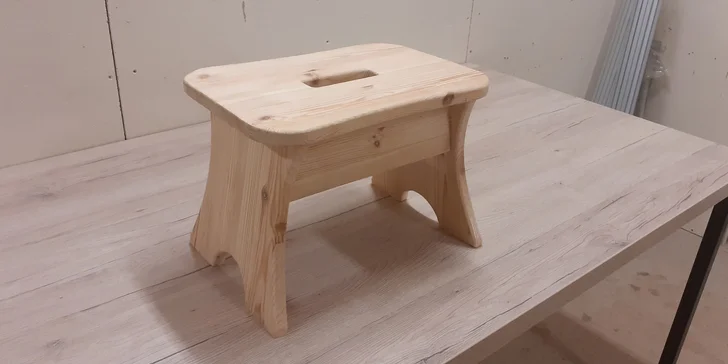 Udělejte mu radost 5hod. truhlářským kurzem v dílně Renov nábytek.