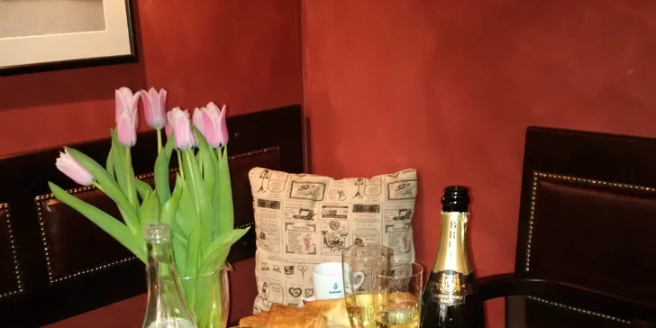 K brunchi dostanete lahev vybraného vína. 