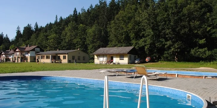 Po dobu kempu jsou vám k dispozici 2 bazény