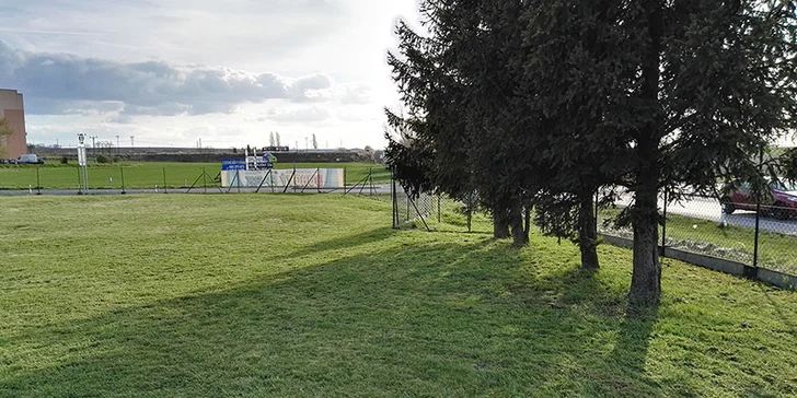 Těšte se na offroad i rychlostní venkovní dráhu.