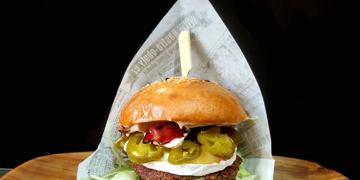 Tip: Příprava burgeru trvá cca 20–25 min., předobjednejte si ho telefonicky, ať nečekáte. 
