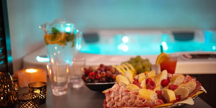 Zvolit můžete balíček s lahví vína, ovocem nebo maxi drinky pro celou partu.
