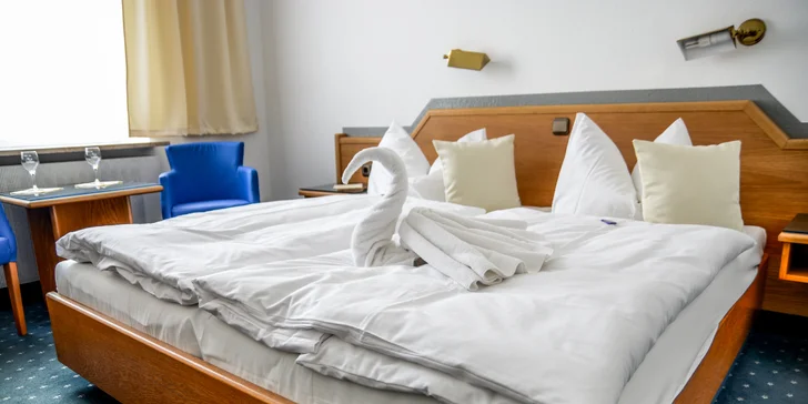 Hotel leží hned u hranic, takže v rakouském Salzburgu budete autem do 15 minut.