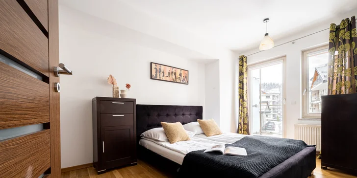 Kapacita apartmánů je od 2 až do 10 osob. Připravena je vždy minimálně 1, někde až 3 samostatné ložnice.


