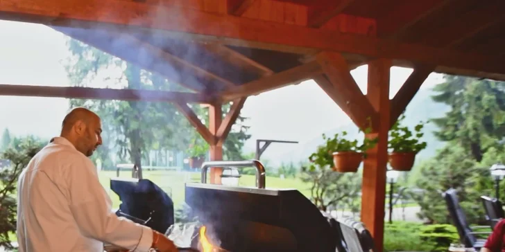 ..ktoré si môžete spríjemniť lahôdkami z grilu od miestnych kuchárov.