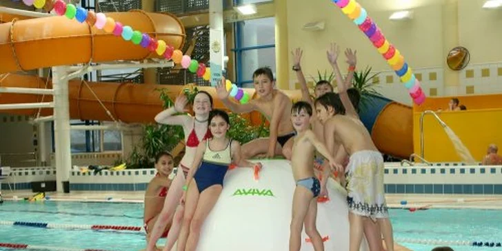 Bezkonkurenčních 499 Kč za 10 vstupů pro dospělého a 10 vstupů pro dítě do Aquacentra Letňany Lagoon a k tomu navrch permanentka do solária a 12 vstupů pro děti na sportovní akce, to vše v původní hodnotě 3890 Kč! Zapomeňte na sychravý podzim a užívejte si vodních radovánek se slevou neuvěřitelných 87%!