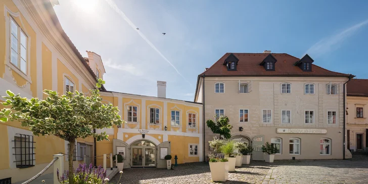 Chystáte-li se objevit skutečně všechny místní krásy, bude nejlepší sáhnout po balíčku zahrnující i Krumlov Card s volným vstupem do pěti místních objektů. 