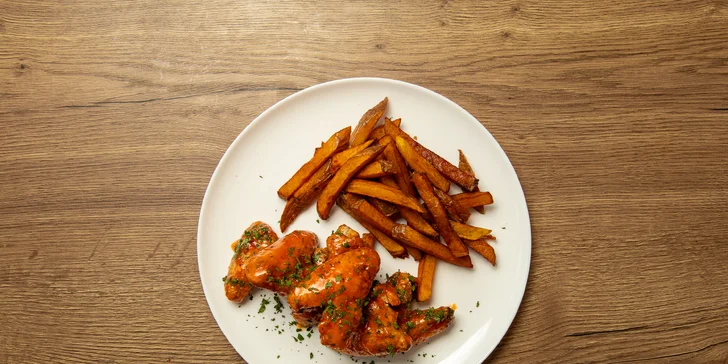 Pro americké město Buffalo jsou smažená křidélka skutečně ikonickým pokrmem - od roku 2002 se tu pořádá i Národní Buffalo Wing Festival. 