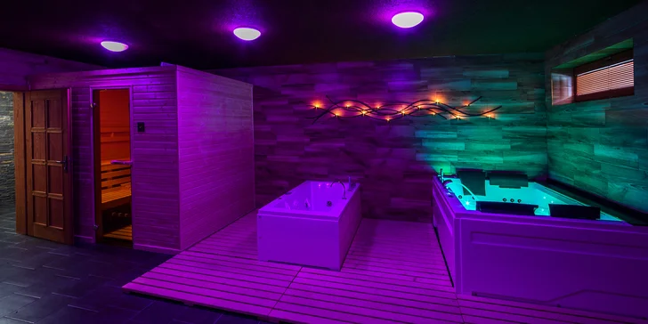 Na ranči je k dispozici nádherný wellness, kde se bude energie načerpávat jedna radost (v rámci dvou variant je již v ceně 60 nebo 120  min. relaxace). 