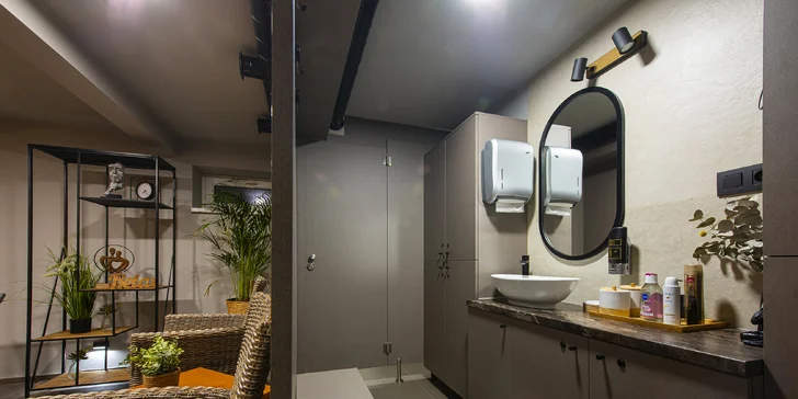 Ve wellness zóně je k dispozici finská, parní a infra solná sauna.