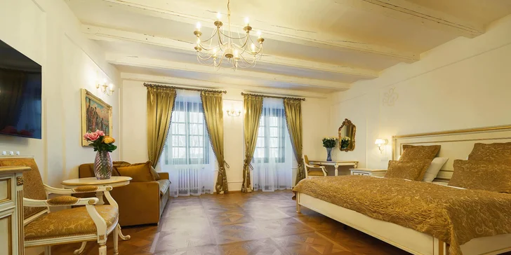 Izba Superior je až pre 4 osoby. Je tu posteľ king size a rozkladacia pohovka.