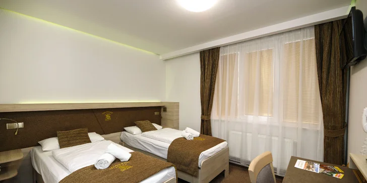 V hotelovém resortu pro vás bude připravený příjemný pokoj pro 2 až 4 hosty.