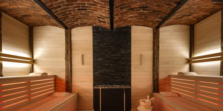 Prohřeje vás finská, parní a infračervená sauna. 