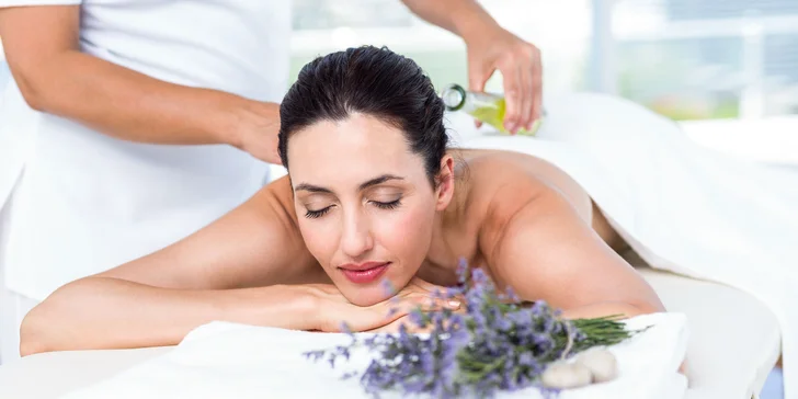 Spa levandulová masáž zad a šíje včetně peelingu a prohřátí lávovými kameny