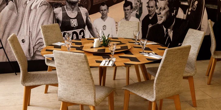 V hotelové restauraci si každé ráno dáte bufetovou snídani. 