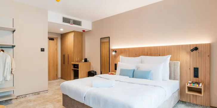 Na výběr jsou pokoje a apartmány různé velikosti.