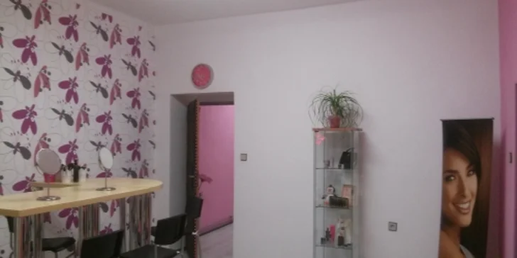 Vyberat si můžete i variantu s kosmetickým balíčkem v hodnotě 600 Kč, štětcem na líčení či dámskou jízdu pro 4 kamarádky. 